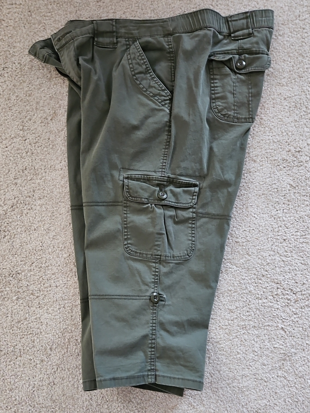 St. John's Bay Olive Green Cargo Capris with Flap Pockets